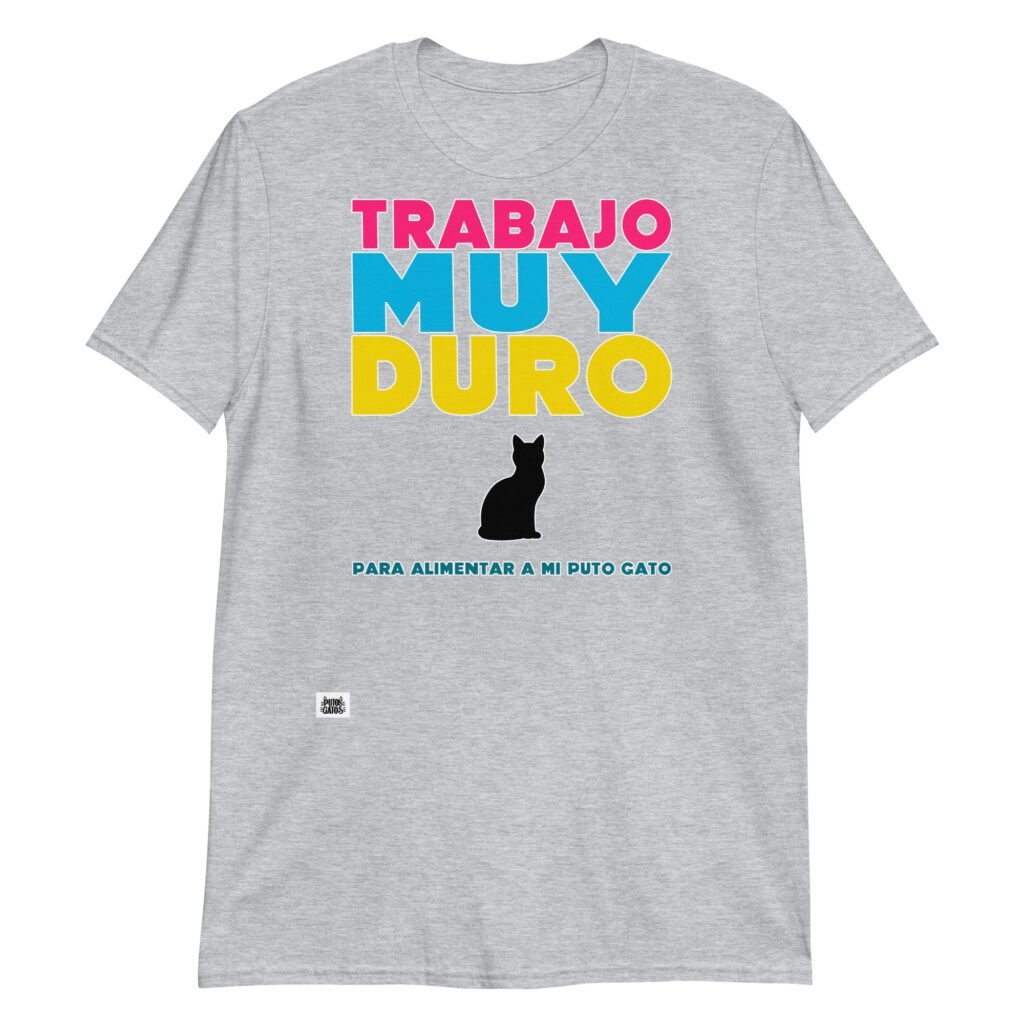 Camiseta trabajando duro para alimentar a mi gato gris