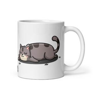 Taza divertida de gato. PASO DE TODO. El gato tumbado en el suelo pasando de todo. Taza con mensaje pasivo agresivo para la oficina. Colo blanco