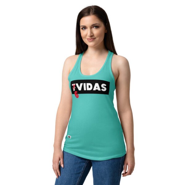 Camiseta de gatos para mujer 7 VIDAS, 6 VIDAS en color azul tahití, sobre modelo