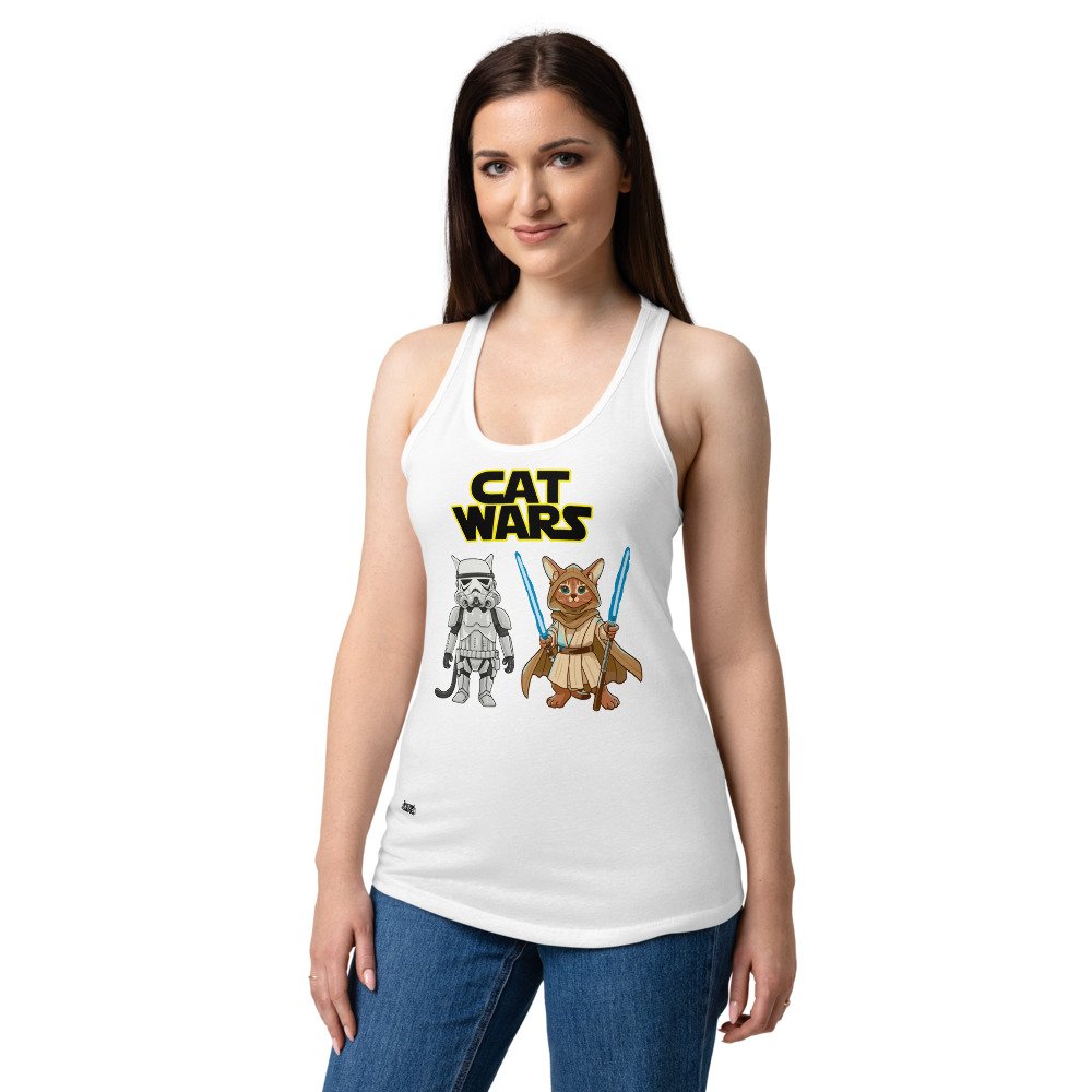 Camiseta de gatos para mujer CAT WARS en color blanco, sobre modelo