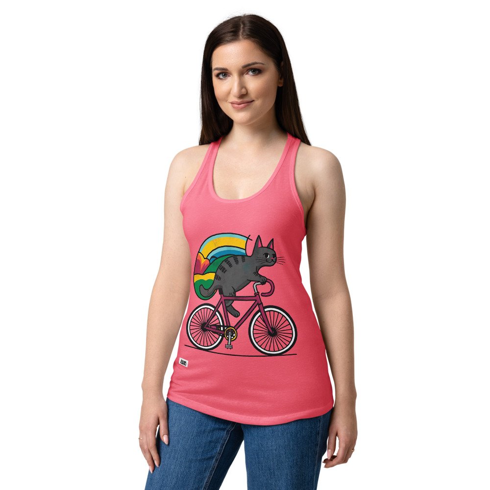 Camiseta de gatos para mujer GATO CICLISTA en color rosa eléctrico, sobre modelo