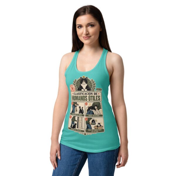 Camiseta de gatos para mujer CLASIFICACIÓN DE HUMANOS ÚTILES en color azul tahití, sobre modelo