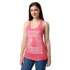 Camiseta de gatos para mujer MIAU EN 40 IDIOMAS en color rosa eléctrico, sobre modelo