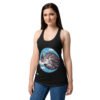 Camiseta de gatos para mujer GATO DORMIDO ENTRE NUBES en color negro, sobre modelo