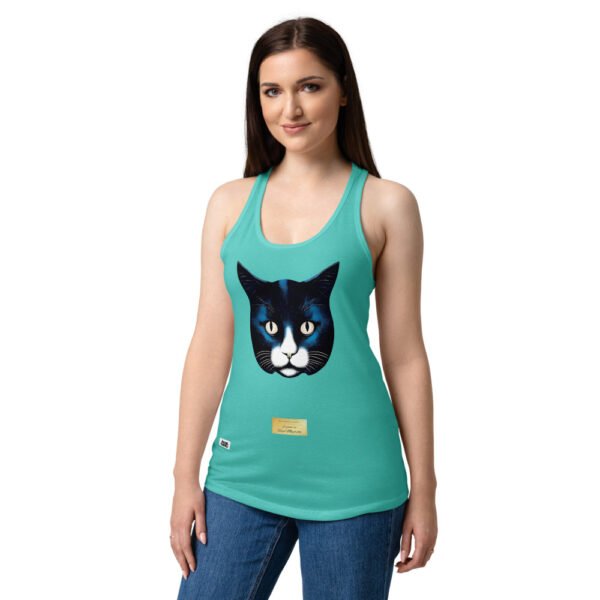 Camiseta de gatos para mujer EL GATO DE MAGRITTE en color azul tahití, sobre modelo