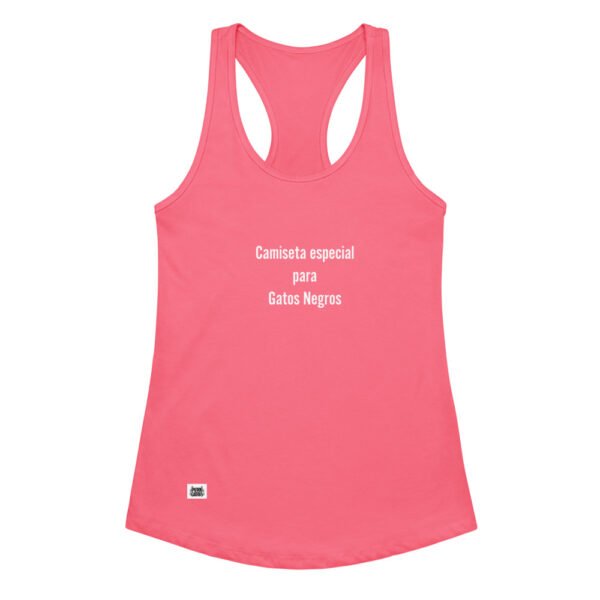 Camiseta de gatos para mujer ESPECIAL PARA GATOS NEGROS en color rosa eléctrico, vista plana