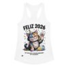 Camiseta de gatos para mujer FELIZ 2026, 365 NUEVAS OPORTUNIDADES DE CAGARLA en color blanco, vista plana