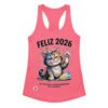 Camiseta de gatos para mujer FELIZ 2026, 365 NUEVAS OPORTUNIDADES DE CAGARLA en color rosa eléctrico, vista plana