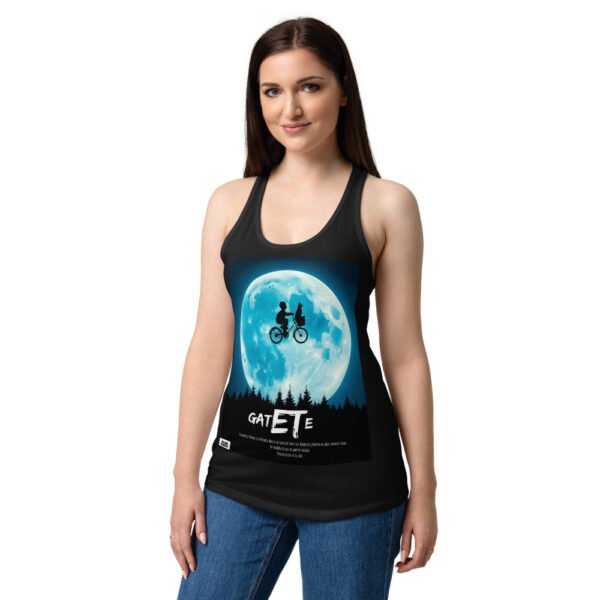 Camiseta de gatos para mujer GATETE en color negro, sobre modelo