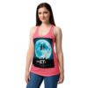 Camiseta de gatos para mujer GATETE en color rosa eléctrico, sobre modelo
