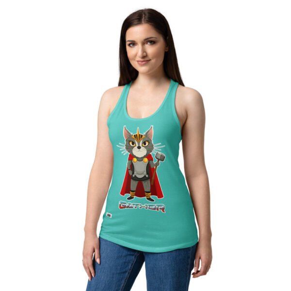 Camiseta de gatos para mujer GATHOR en color azul tahití, sobre modelo