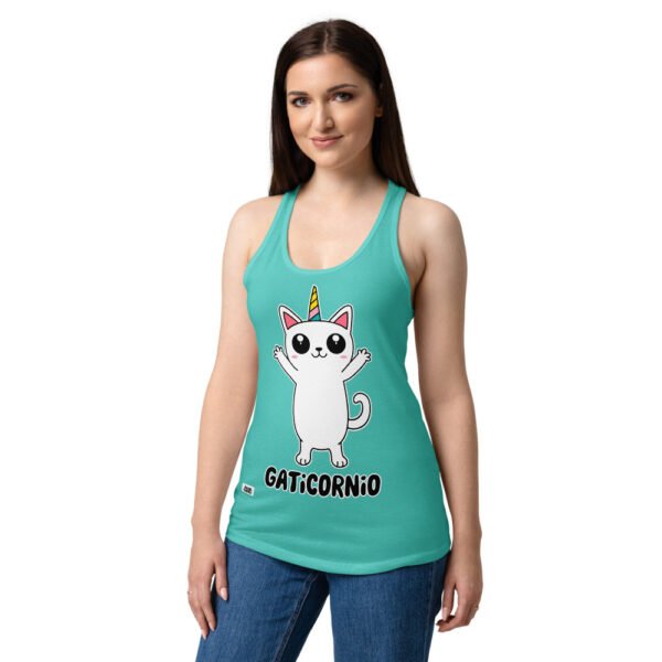 Camiseta de gatos para mujer GATICORNIO en color azul tahití, sobre modelo