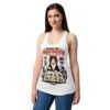Camiseta de gatos para mujer GUÍA DE CONVIVENCIA en color blanco, sobre modelo