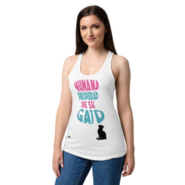 Camiseta de gatos para mujer HUMANA PROPIEDAD DE SU GATO en color blanco, sobre modelo