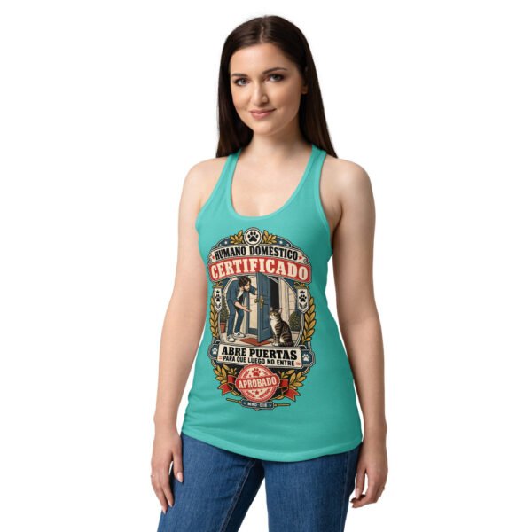 Camiseta de gatos para mujer HUMANO DOMÉSTICO CERTIFICADO en color azul tahití, sobre modelo
