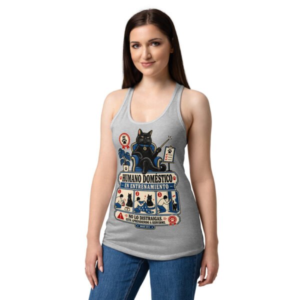 Camiseta de gatos para mujer HUMANO EN ENTRENAMIENTO en color gris jaspeado, sobre modelo