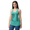 Camiseta de gatos para mujer GATO EN 40 IDIOMAS · MODELO D en color azul tahití, sobre modelo