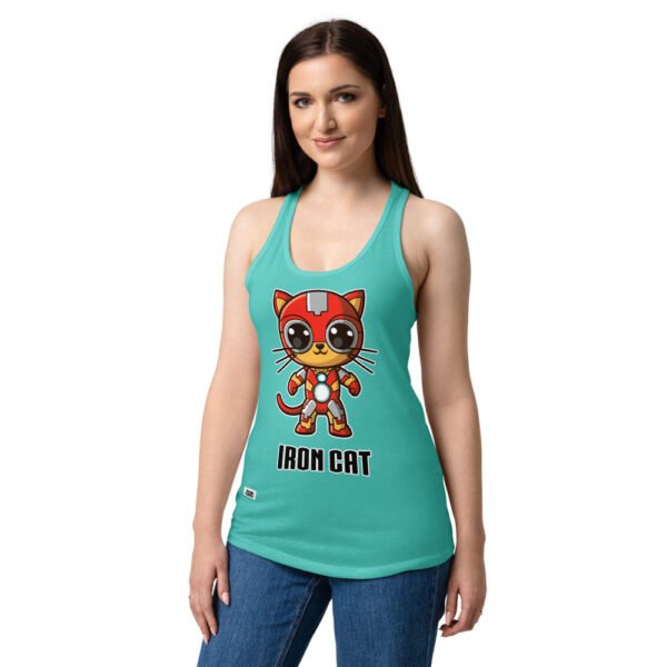 Camiseta de gatos para mujer IRON CAT en color azul tahití, sobre modelo