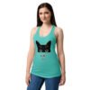 Camiseta de gatos «Juzgándote 24/7» para mujer en azul Tahití, sobre modelo