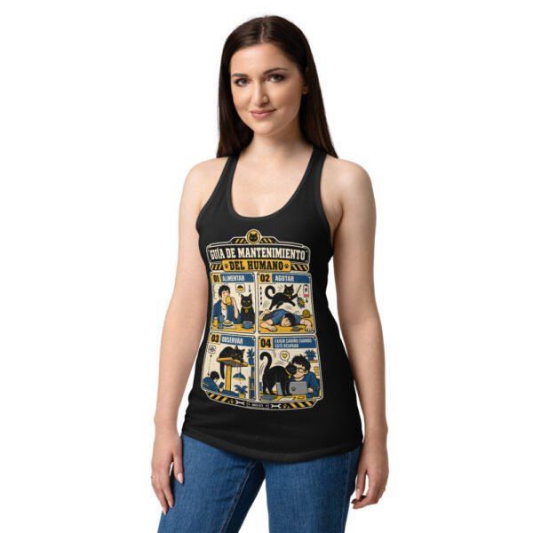 Camiseta de gatos para mujer MANTENIMIENTO DEL HUMANO en color negro, sobre modelo