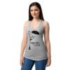 Camiseta de gatos para mujer MAULLANDO BAJO LA LLUVIA en color gris jaspeado, sobre modelo