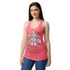 Camiseta de gatos para mujer MERRY CHRISTMAS GATUNO en color rosa eléctrico, sobre modelo