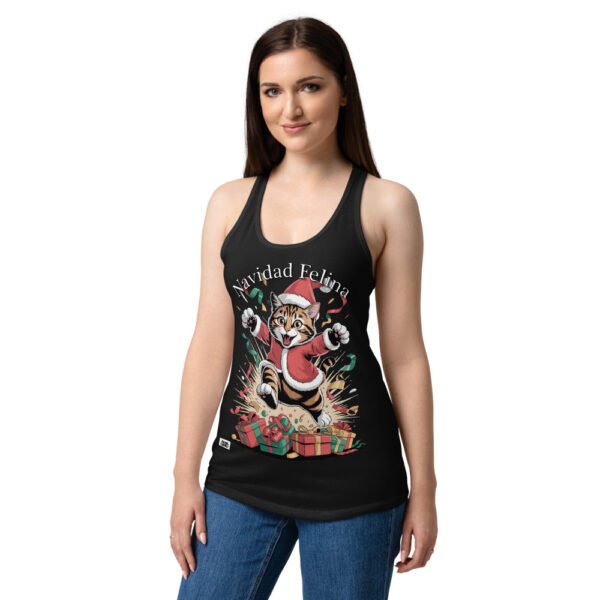 Camiseta de gatos para mujer NAVIDAD FELINA en color negro, sobre modelo