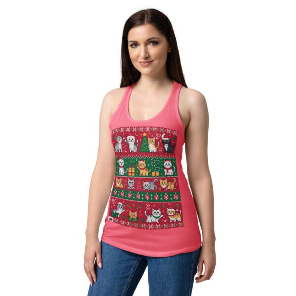 Camiseta de gatos para mujer NAVIDAD HORTERA Nº 5 en color rosa eléctrico, sobre modelo
