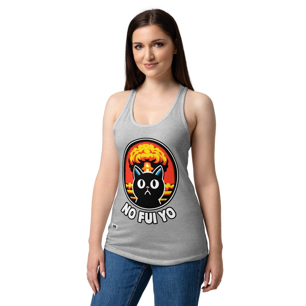Camiseta de gatos para mujer NO FUI YO en color gris jaspeado, sobre modelo