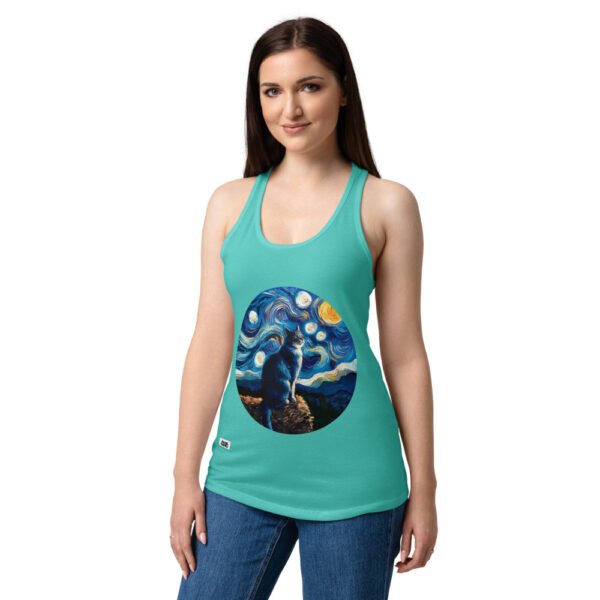 Camiseta de gatos para mujer GATO EN LA NOCHE ESTRELLADA en color azul tahití, sobre modelo