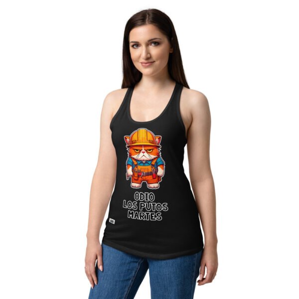 Camiseta de gatos para mujer ODIO LOS PUTOS MARTES en color negro, sobre modelo
