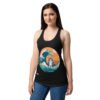 Camiseta de gatos para mujer GATITO Y LA OLA JAPONESA en color negro, sobre modelo