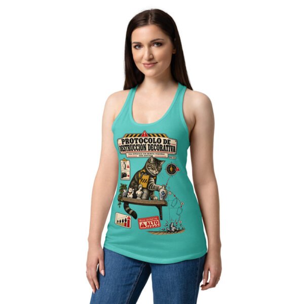 Camiseta de gatos para mujer PROTOCOLO DE DESTRUCCIÓN DECORATIVA en color azul tahití, sobre modelo