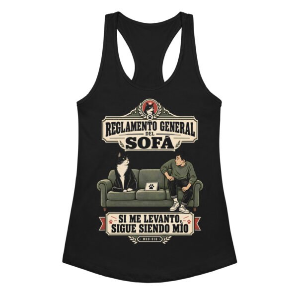 Camiseta de gatos para mujer REGLAMENTO DEL SOFÁ en color negro, vista plana