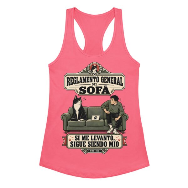Camiseta de gatos para mujer REGLAMENTO DEL SOFÁ en color rosa eléctrico, vista plana