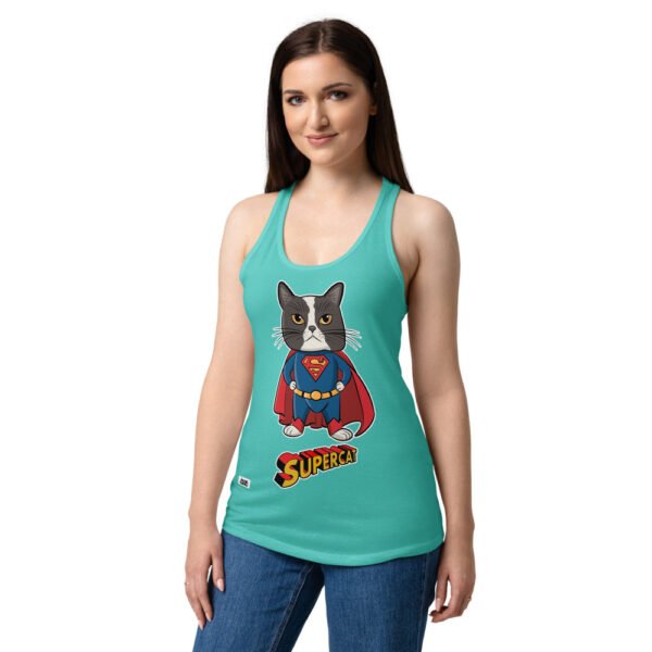 Camiseta de gatos para mujer SUPERCAT en color azul tahití, sobre modelo