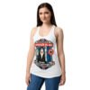 Camiseta de gatos para mujer SUPERVISIÓN DEL BAÑO en color blanco, sobre modelo