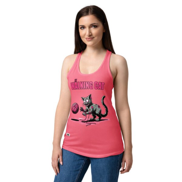 Camiseta de gatos para mujer THE WALKING CAT en color rosa eléctrico, sobre modelo