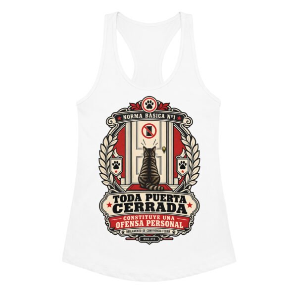 Camiseta de gatos para mujer TODA PUERTA CERRADA ES UNA OFENSA en color blanco, vista plana