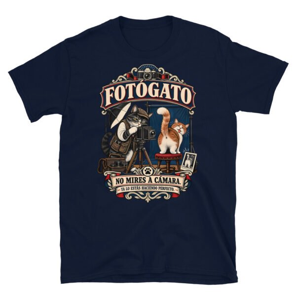 Camiseta gatos Fotógato en color marino, vista plana