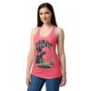 Camiseta de gatos para mujer Piscis en color rosa eléctrico, sobre modelo